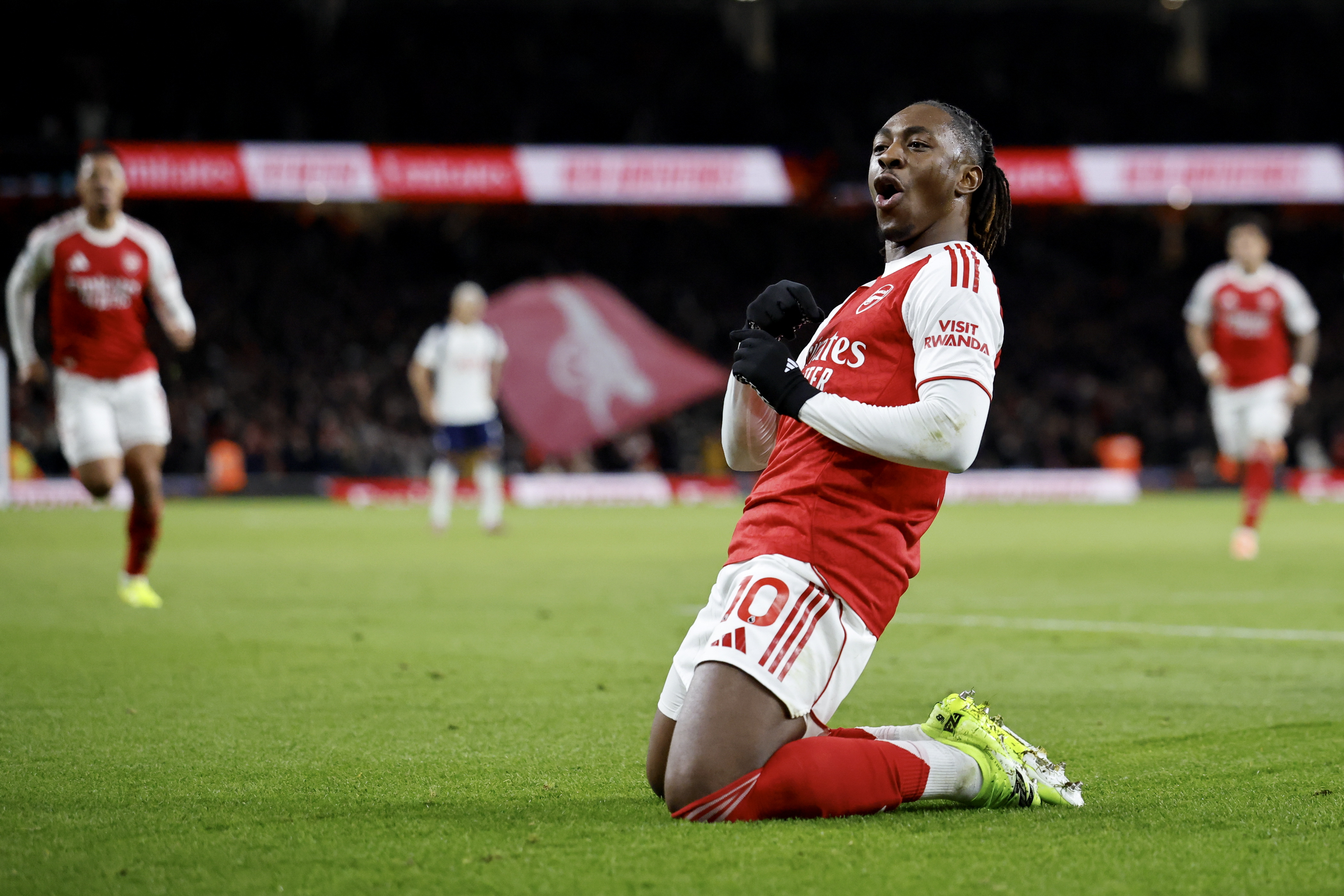 开元体育官方网站-阿森纳围绕CBA季后赛防线松动蒂姆在篮网比赛中伤愈复出，现场解说直呼：赛前社区盾焦点战的简单介绍